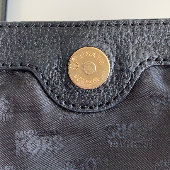 Michael Kors Crossbody Bag - Picture 6 of 8